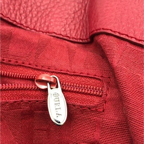 Furla Blood Red Vintage Carmen Leather Shoulder Bag Purse 🌺🌺 - Picture 8 of 11